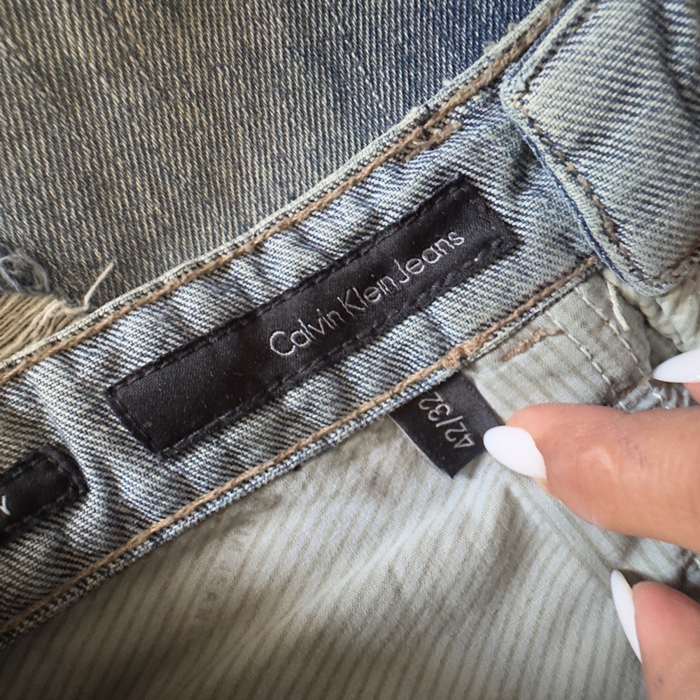 Calvin Klein Jeans Men’s Distressed Blue Denim Jeans - Picture 5 of 5